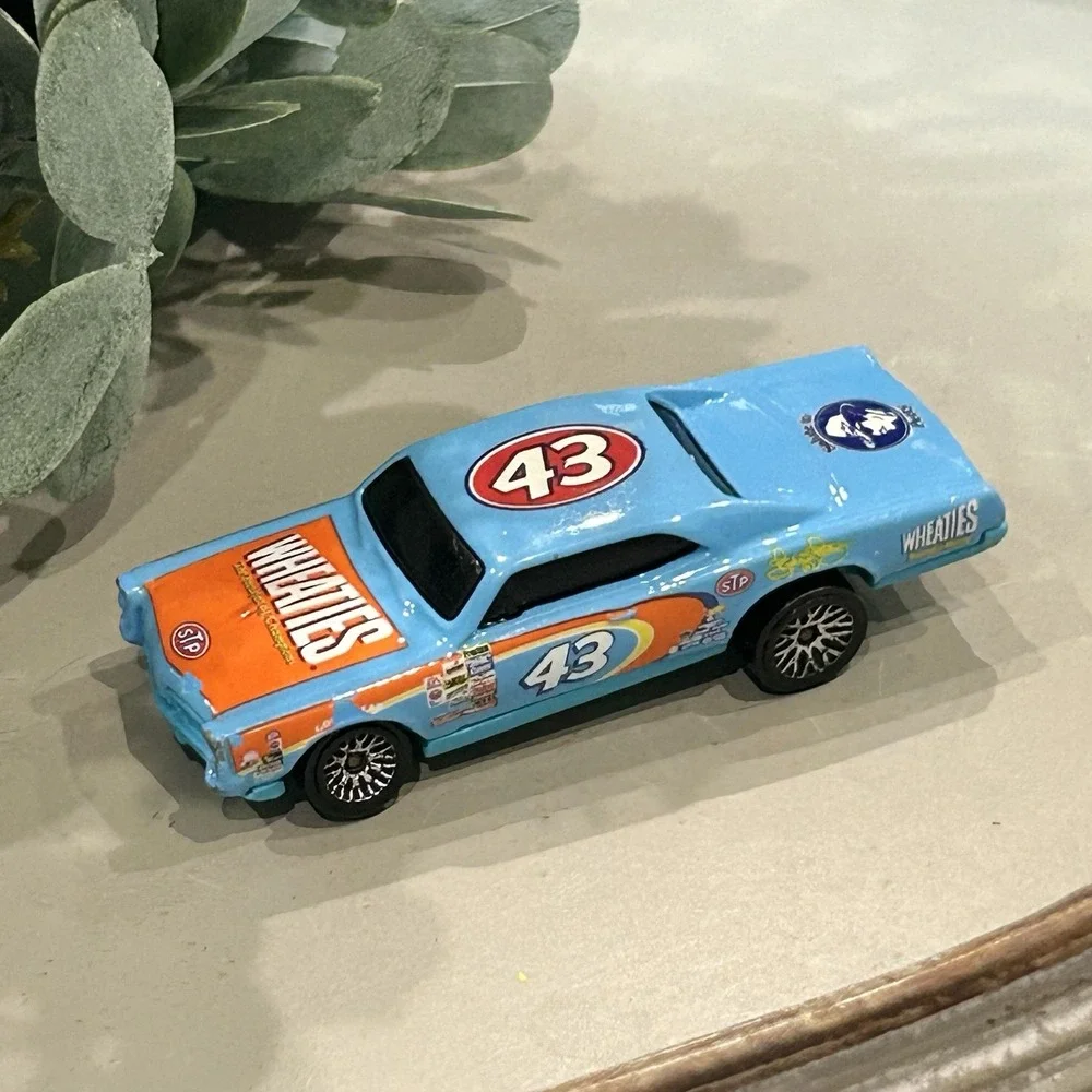 2003 Hot Wheels 67 Pontiac GTO Diecast Car‎ Blue Wheaties Petty Tribute Cereal